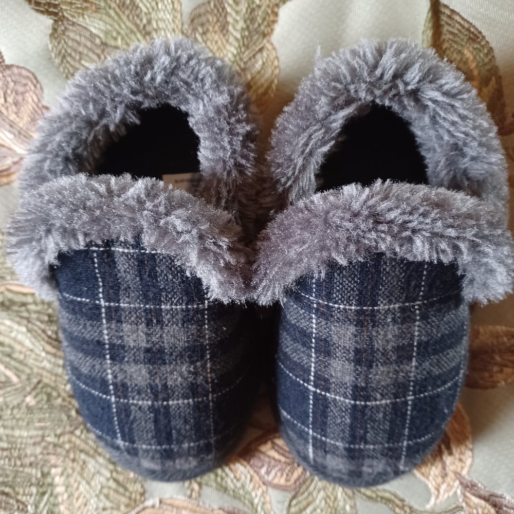 Blue Grey White Plaid Toddler Slippers Size 5-6